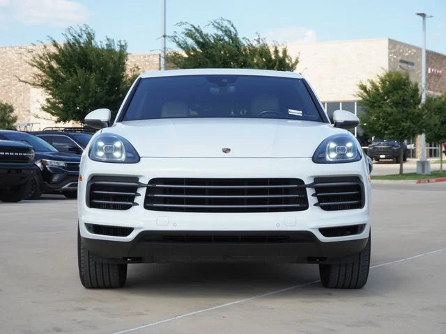 Used 2020  Porsche Base image 2
