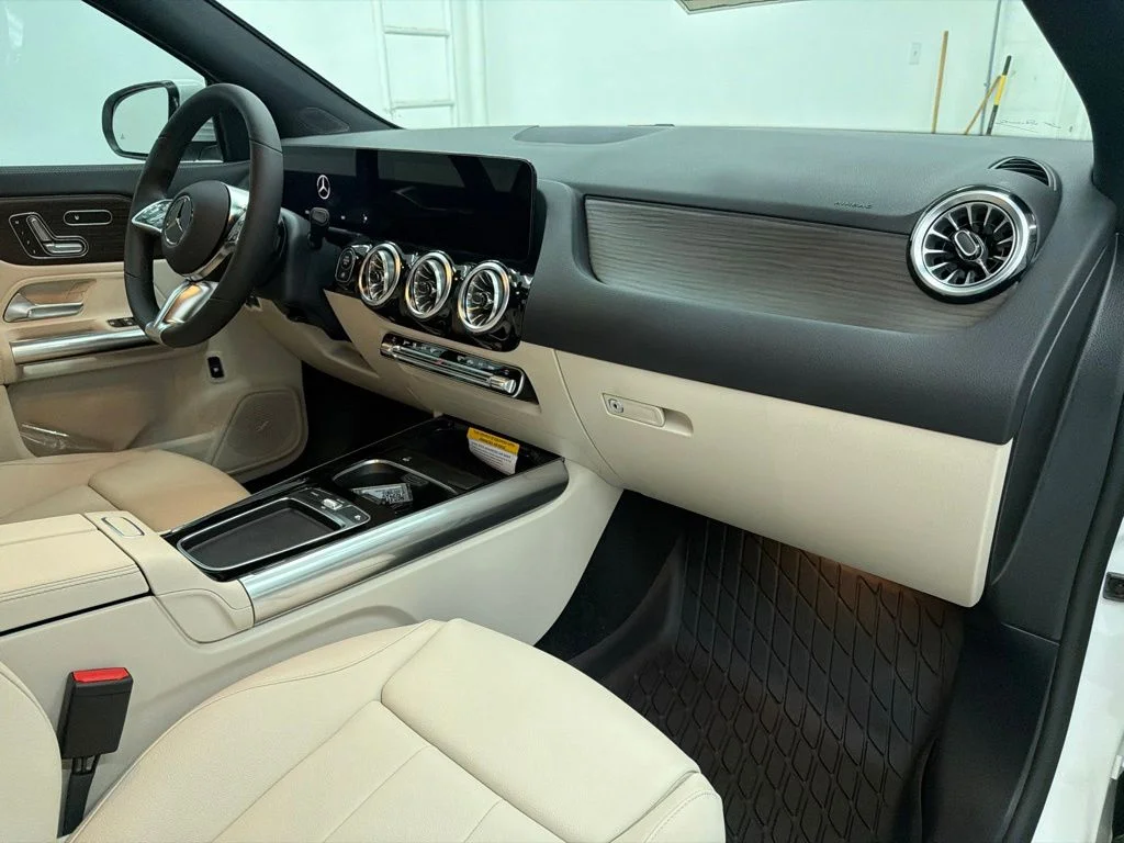 New 2026 White Mercedes-Benz GLA 250 image 27