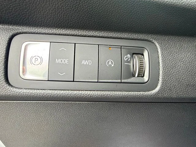 Used 2024 Gray Chevrolet Z71 image 13