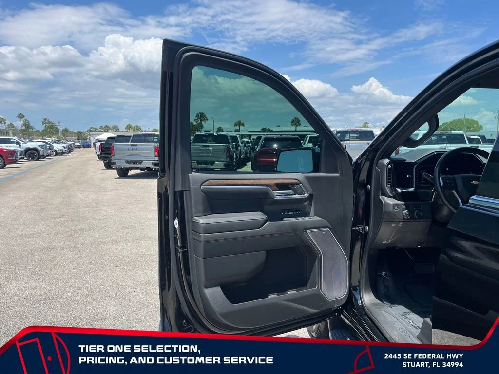 Used 2022 Black Chevrolet High Country image 12