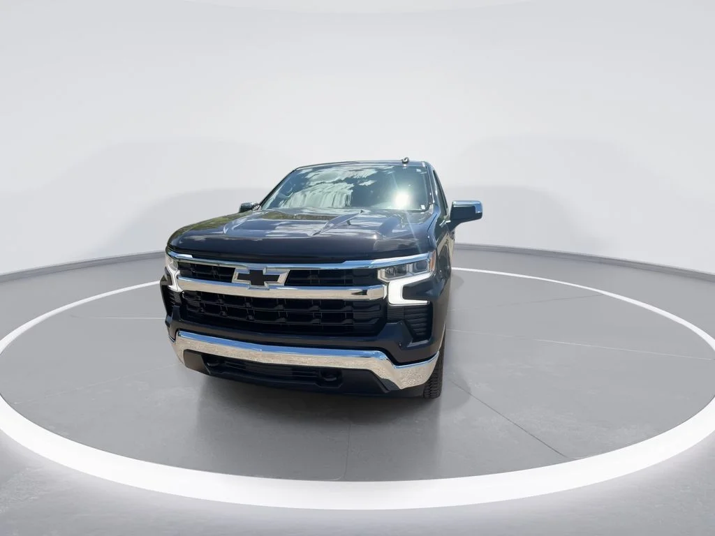 Used 2023 Gray Chevrolet LT image 4