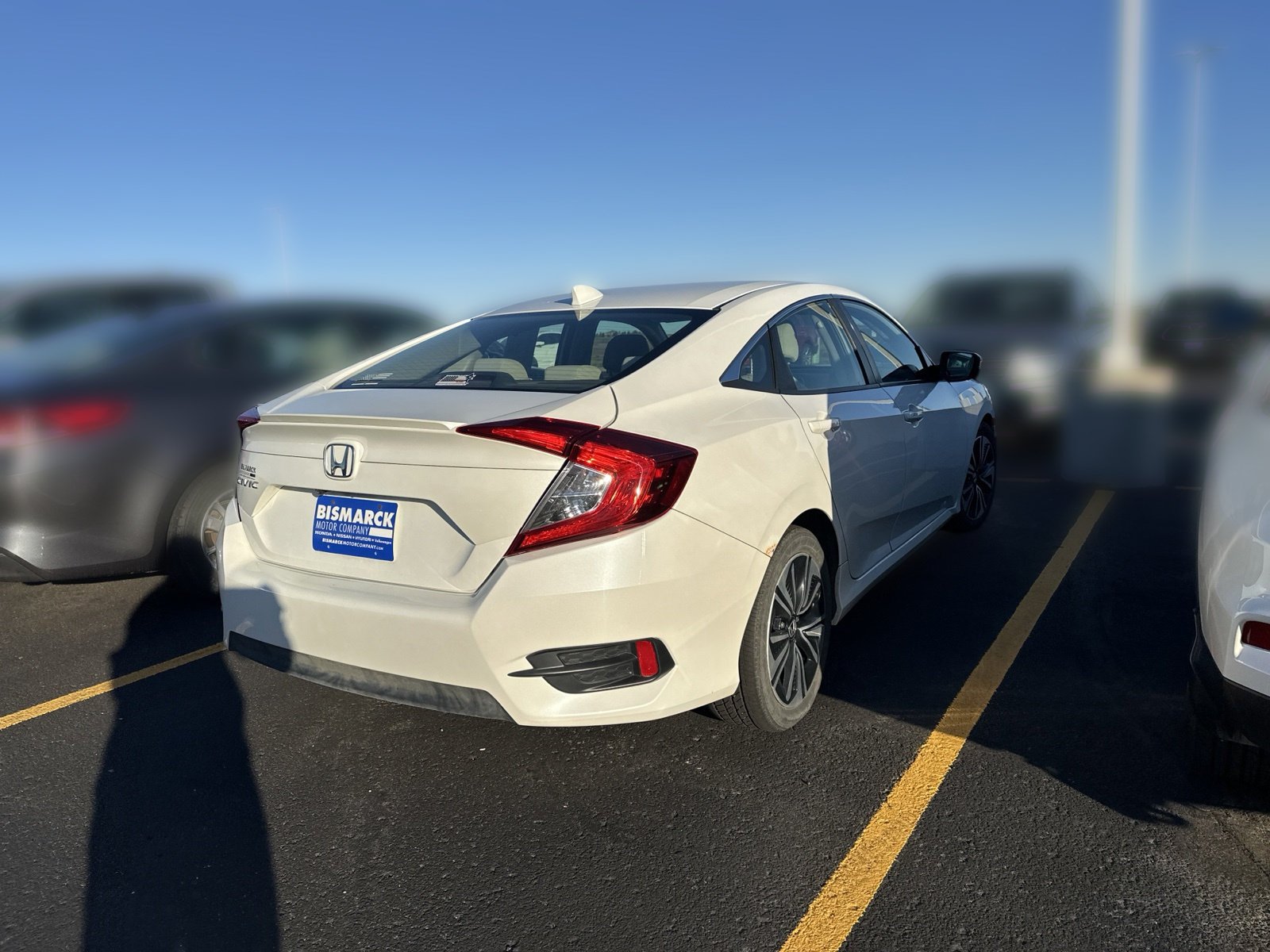 Used 2017 White Honda EX-T image 3