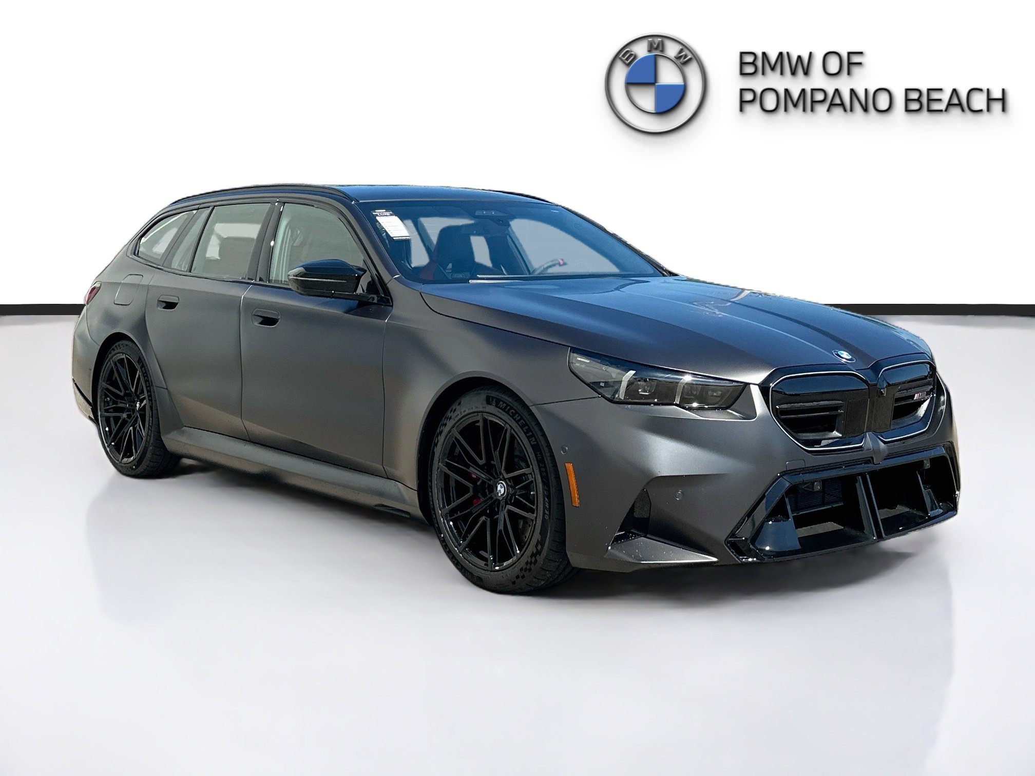 2027 M5 Touring Base