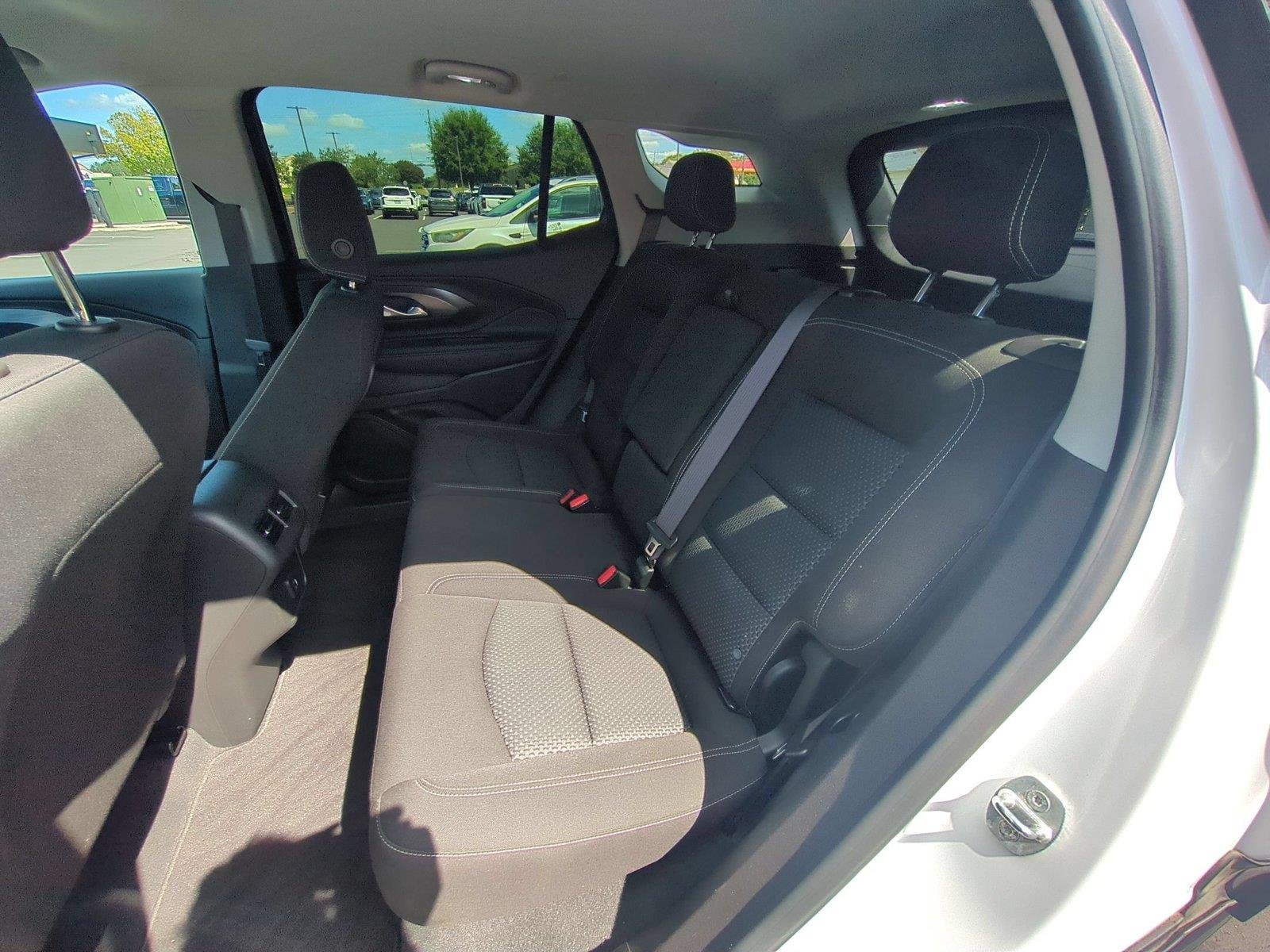 Used 2022 Summit White GMC SLE image 31