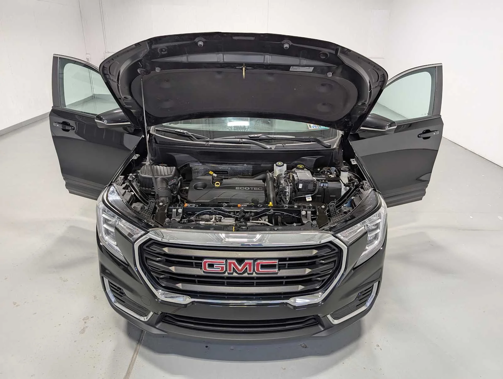 Used 2022 Ebony Twilight Metallic GMC SLE image 14
