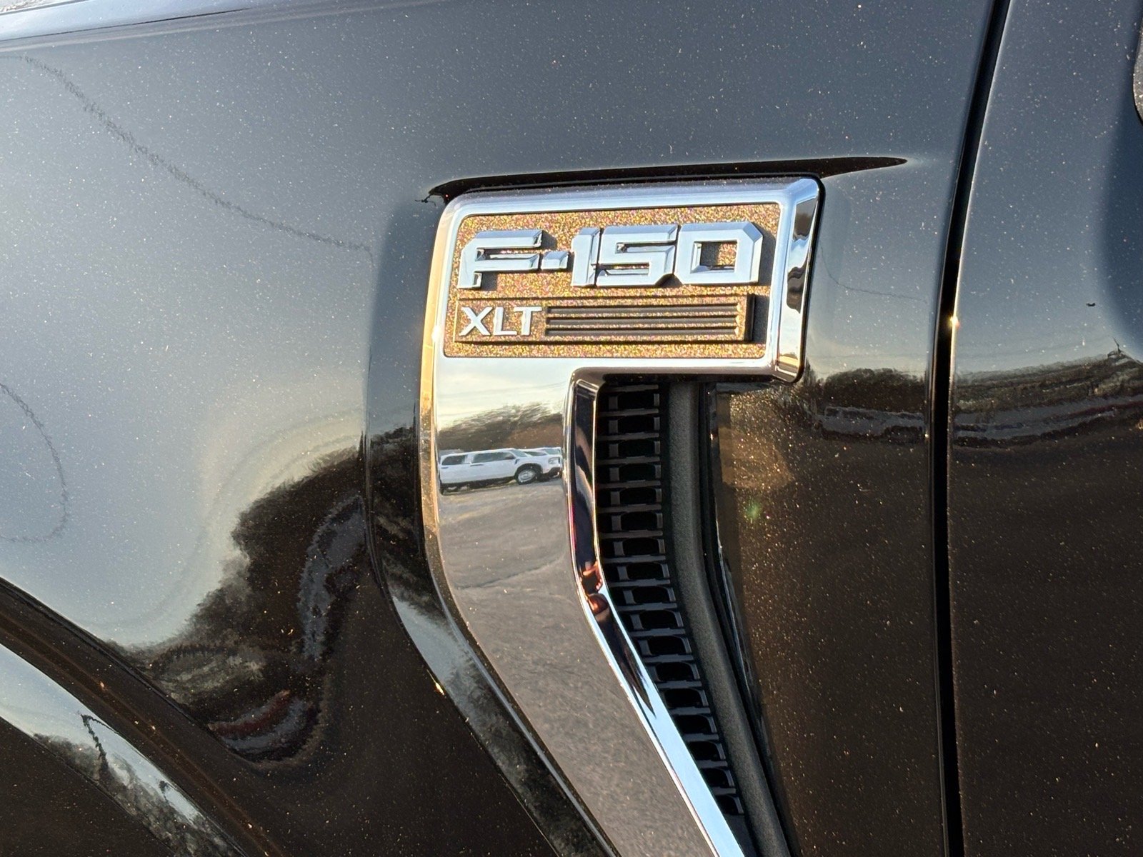 New 2026 Agate Black Metallic Ford XLT image 6