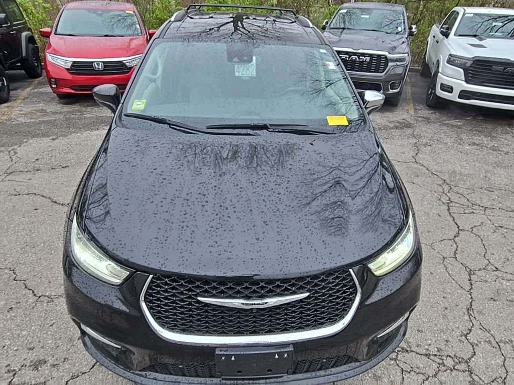 Used 2021 Black Chrysler Touring L image 13
