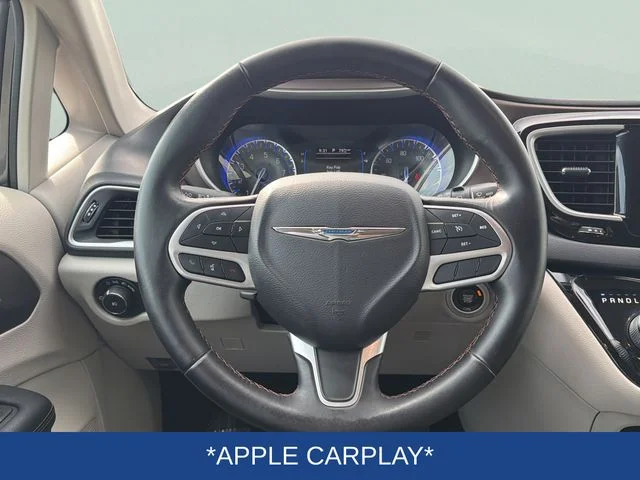Certified Used 2018 Gray Chrysler Touring L image 8
