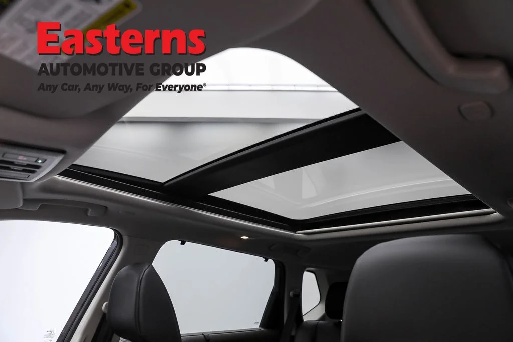 Used 2022 Gray Nissan SV image 32