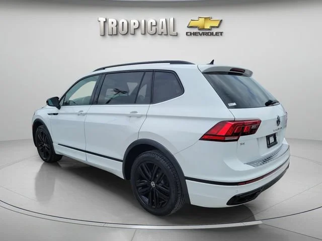 Used 2022  Volkswagen SE R-Line Black image 3