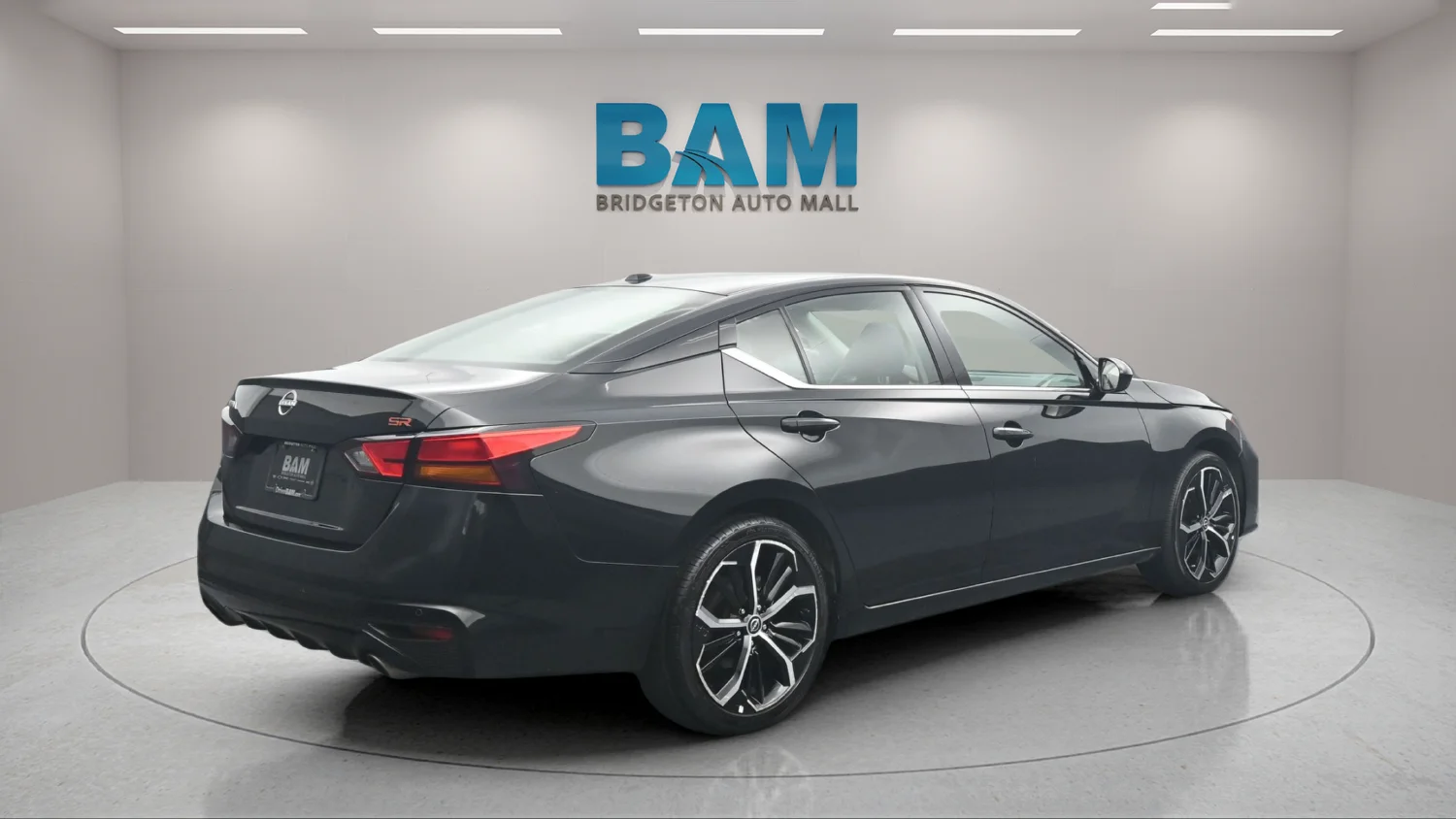 Used 2025 Black Nissan 2.5 SR image 6