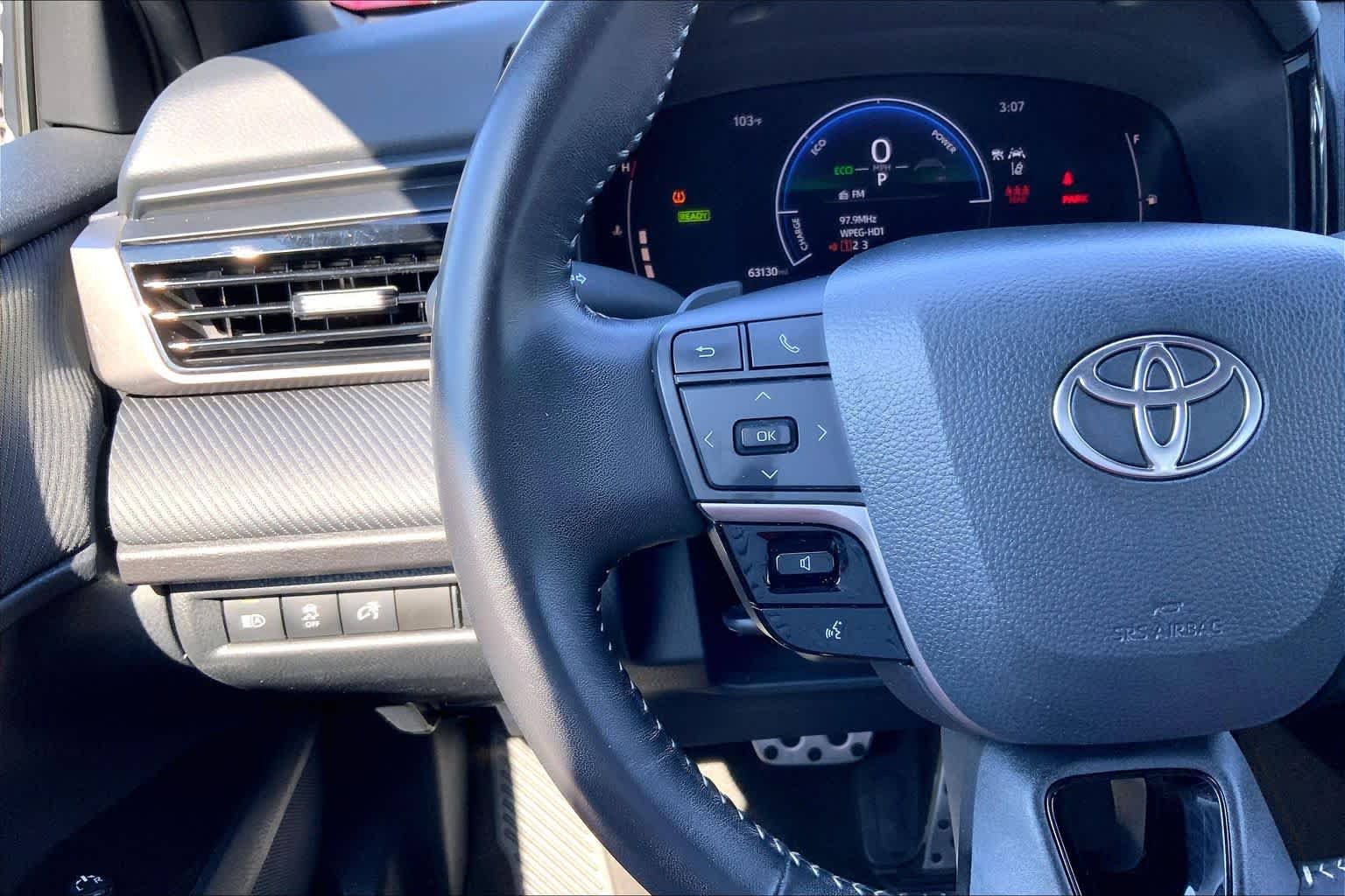 Used 2025 Ocean Gem Toyota SE image 23