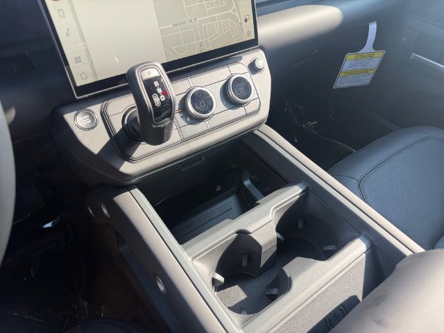 New 2026 Santorini Black Land Rover S image 24