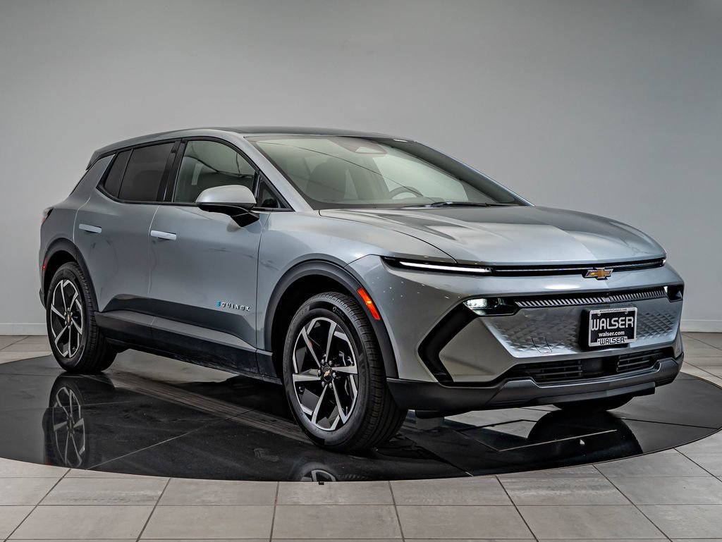 Used 2025 Sterling Gray Metallic Chevrolet LT image 3