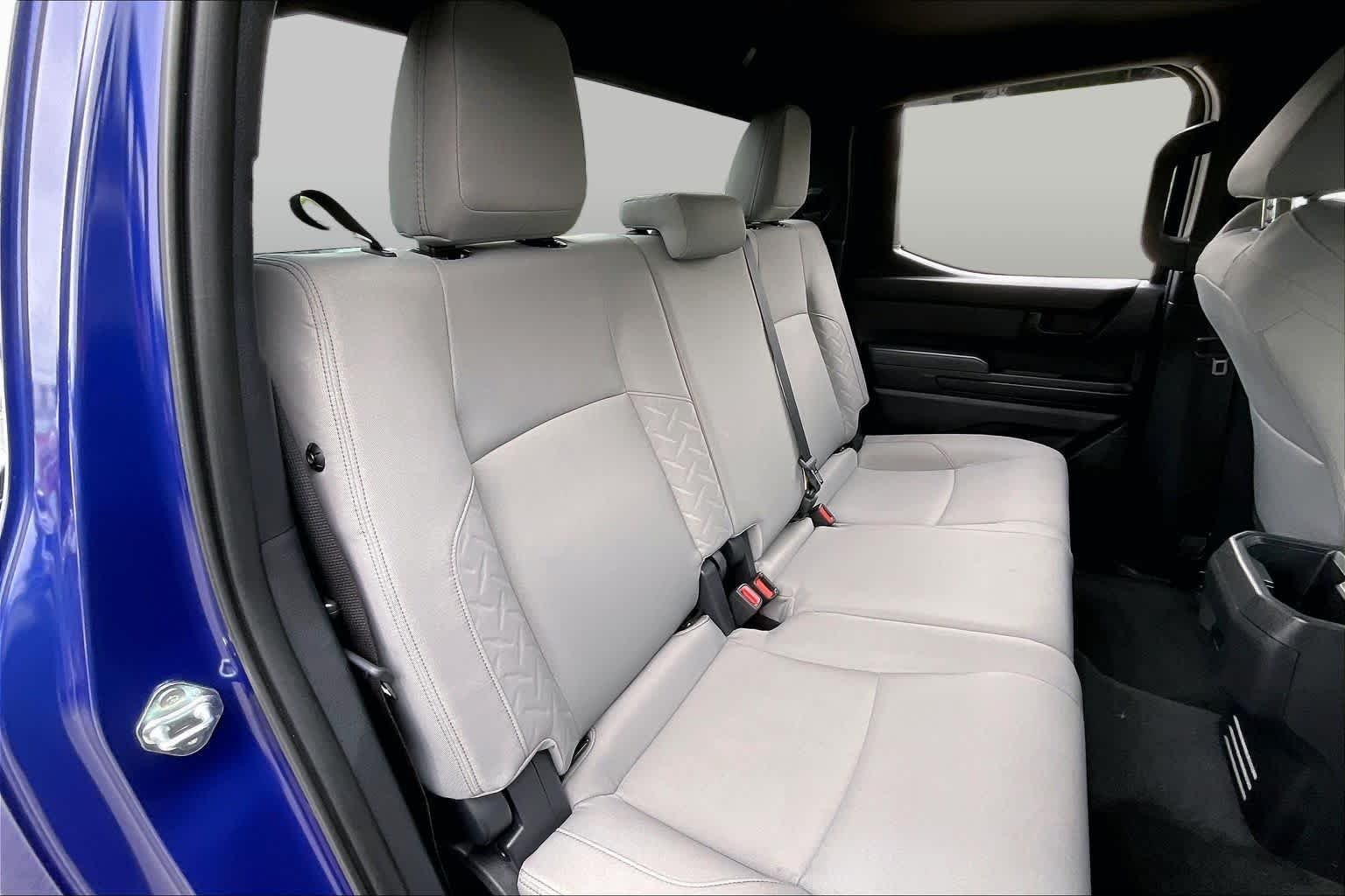 Used 2025 Blue Crush Metallic Toyota SR5 image 18