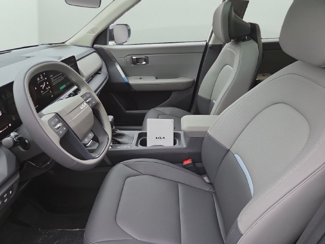 New 2027 Snow White Pearl Kia EX image 22