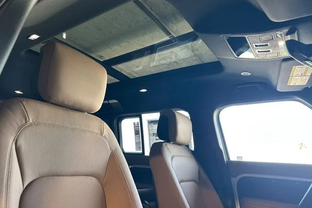 New 2026 Fuji White Land Rover X-Dynamic SE image 16