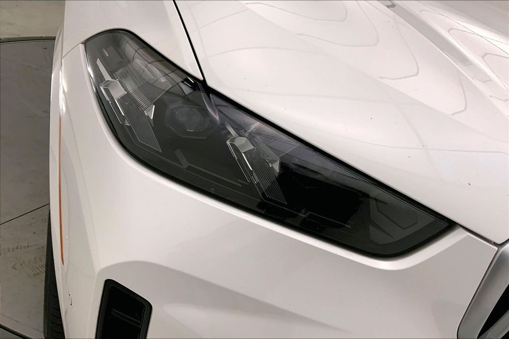 Used 2024 Mineral White Metallic BMW  image 27