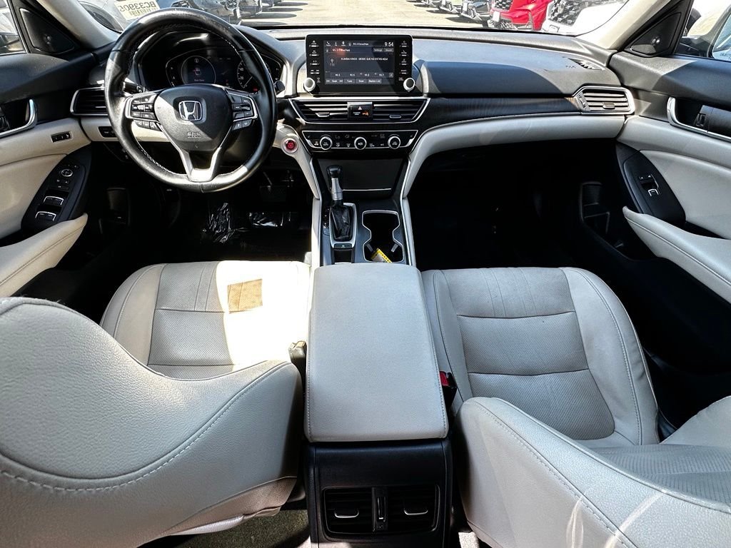 Used 2020 Gold Honda EX-L image 17