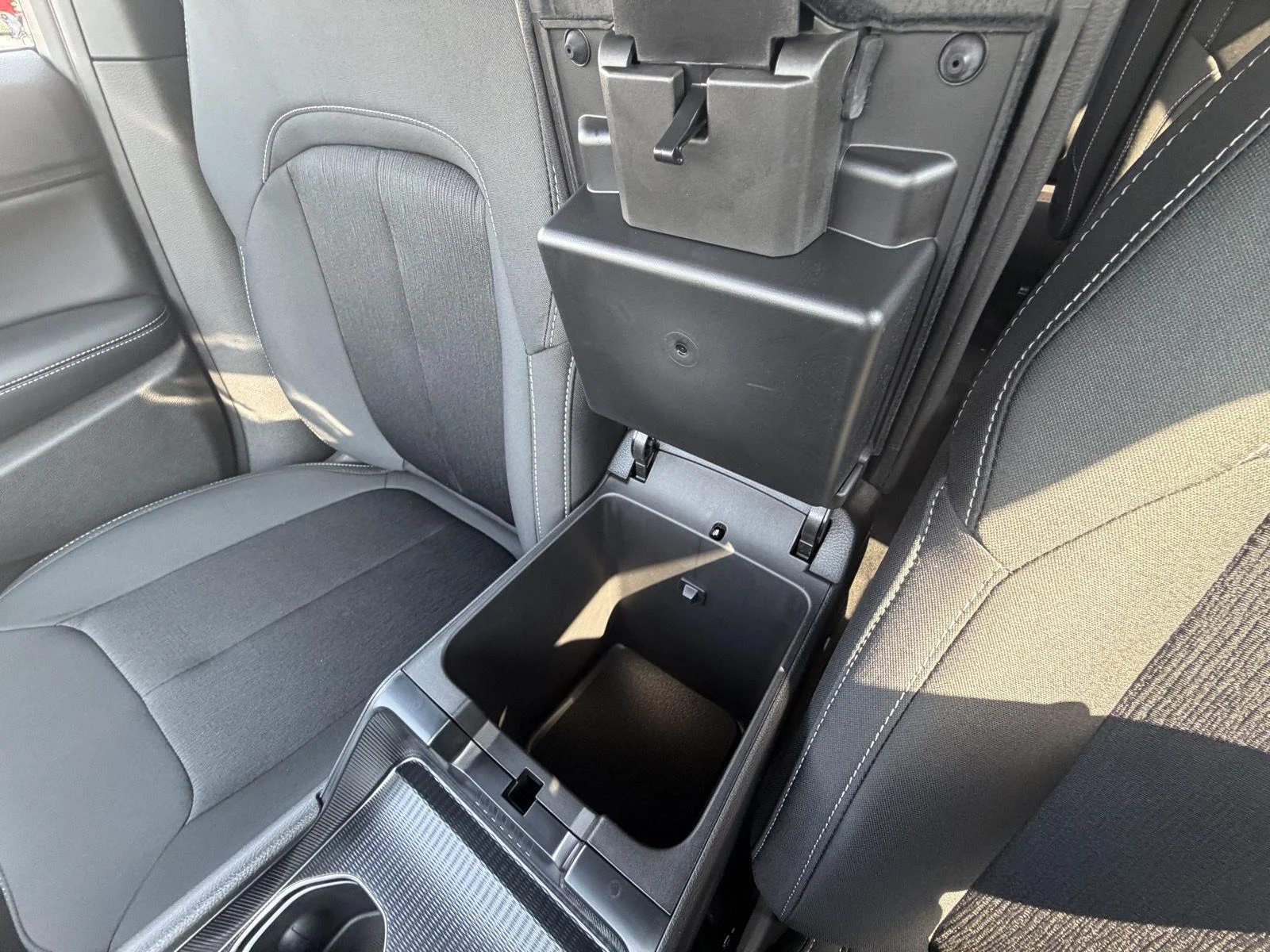 New 2026 Silver Zynith Exterior Paint Jeep Laredo image 16