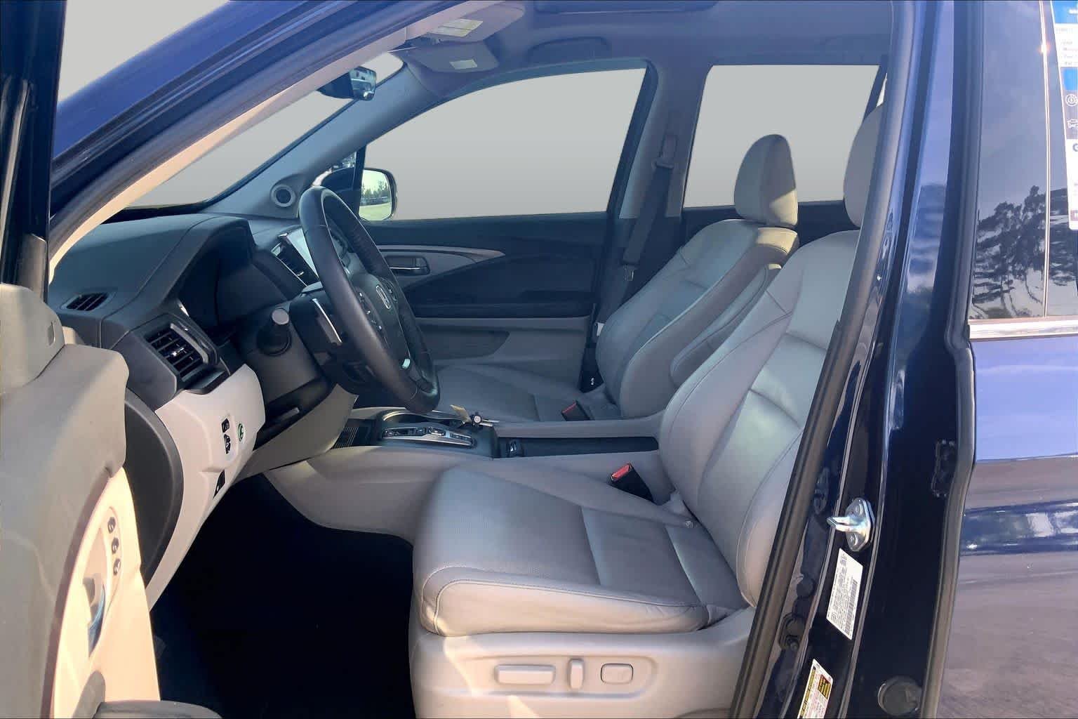 Used 2021 Obsidian Blue Pearl Honda RTL-E image 8