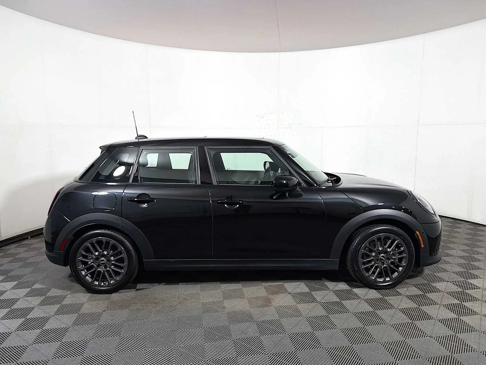 2026 MINI Hardtop 4 Door - Photo 7