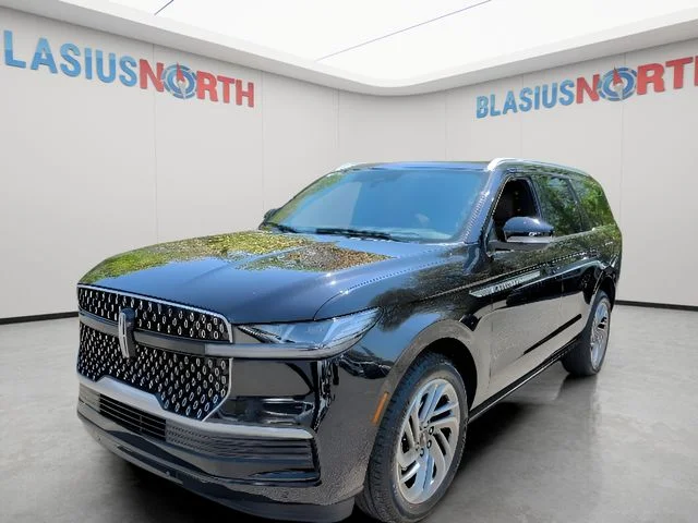 2025 Lincoln Navigator Reserve 4WD's photo