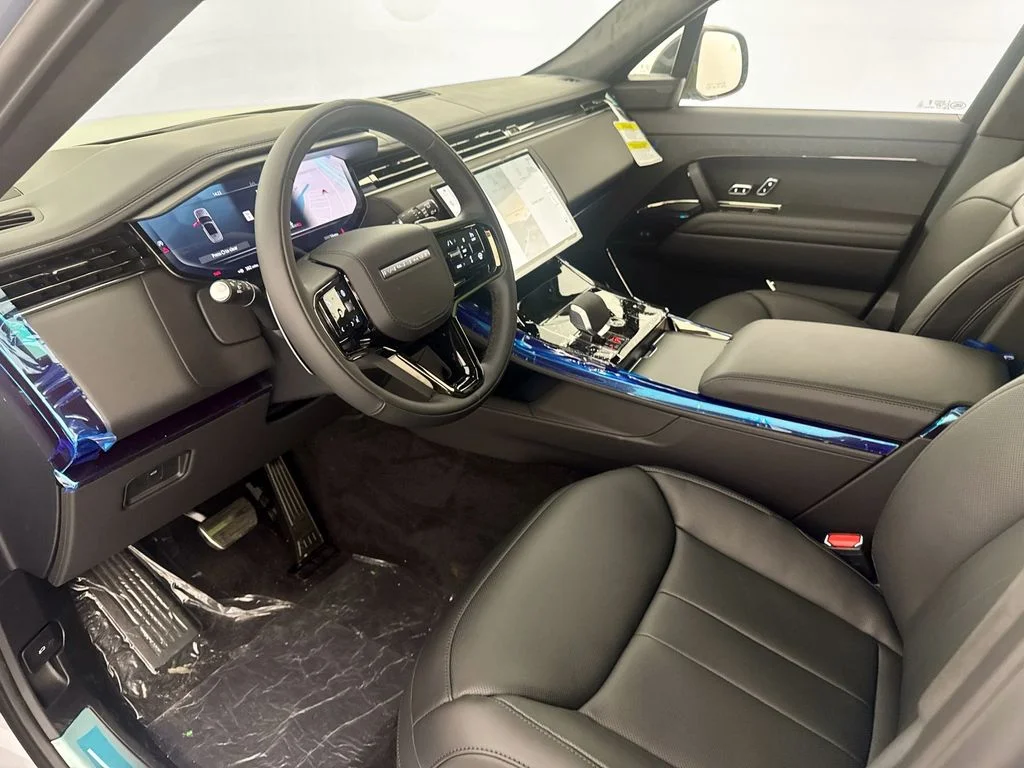 New 2026 Ionian Silver in Gloss finish Land Rover Autobiography image 9