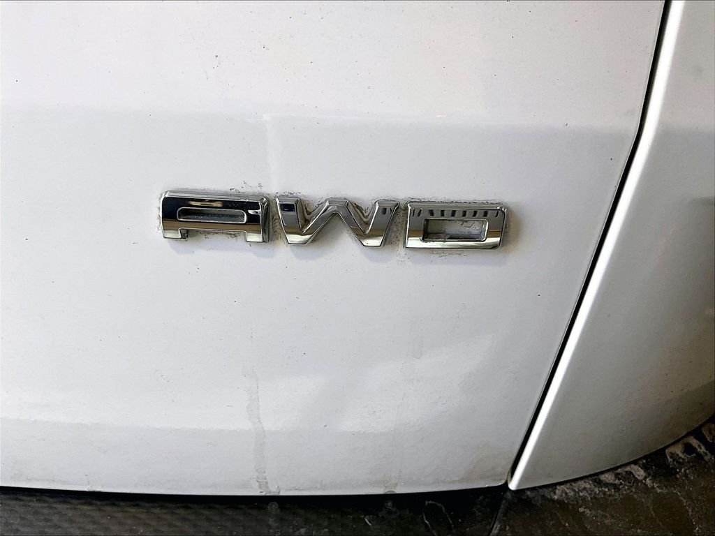 Used 2022 White Ford SEL image 30