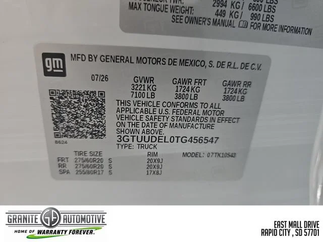 New 2026 Summit White GMC SLT image 29