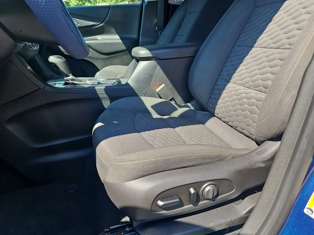Used 2019 PACIFIC BLUE METALLIC Chevrolet LT image 17