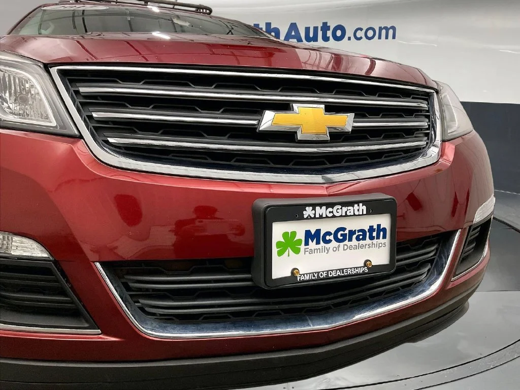 Used 2017 Red Chevrolet 2LT image 33