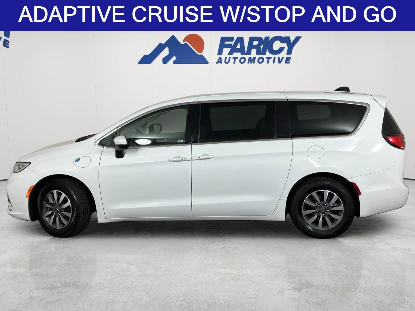 Used 2023 Bright White Clearcoat Chrysler Hybrid Touring L image 4