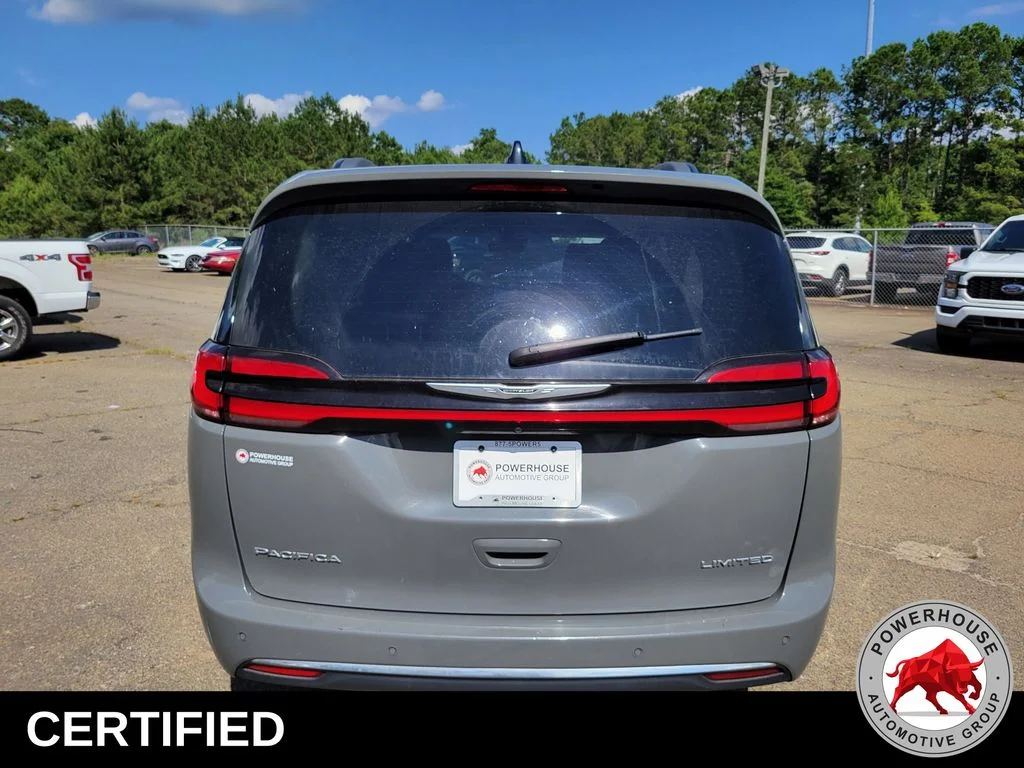 Used 2023 White Chrysler Limited image 4