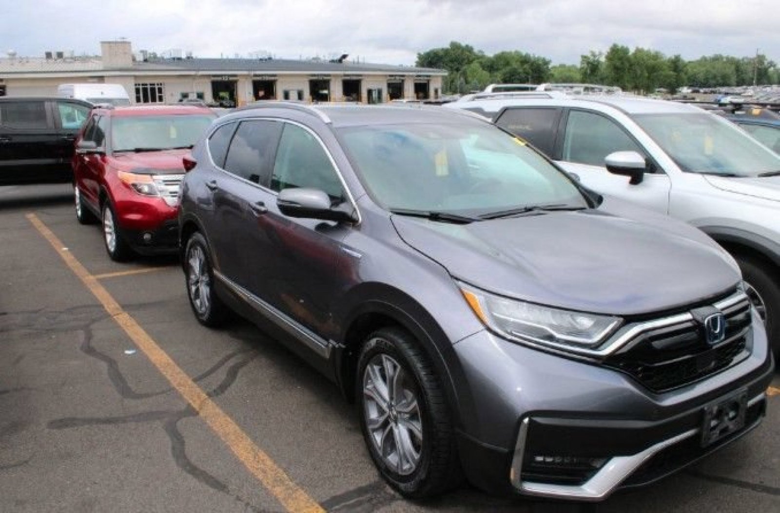 Used 2020 Modern Steel Metallic Honda Touring image 4
