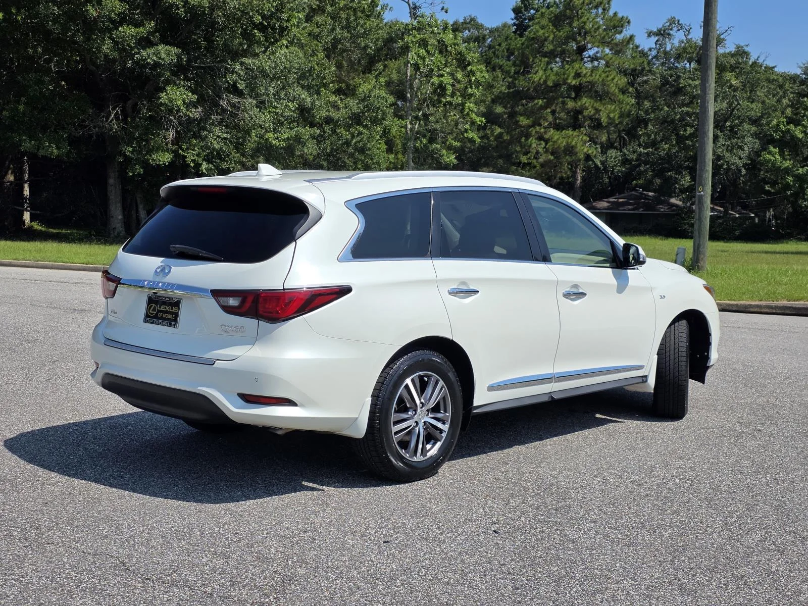Used 2020 Majestic INFINITI LUXE image 5