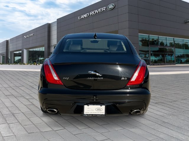Used 2019 Santorini Black Metallic Jaguar R-Sport image 4