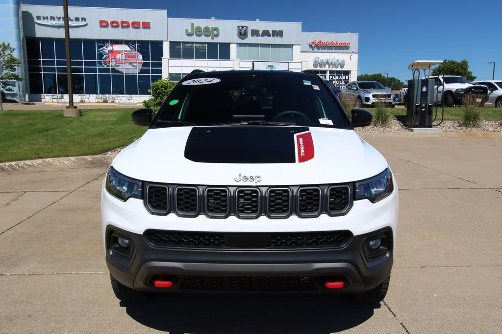 Used 2024 White Jeep Trailhawk image 2