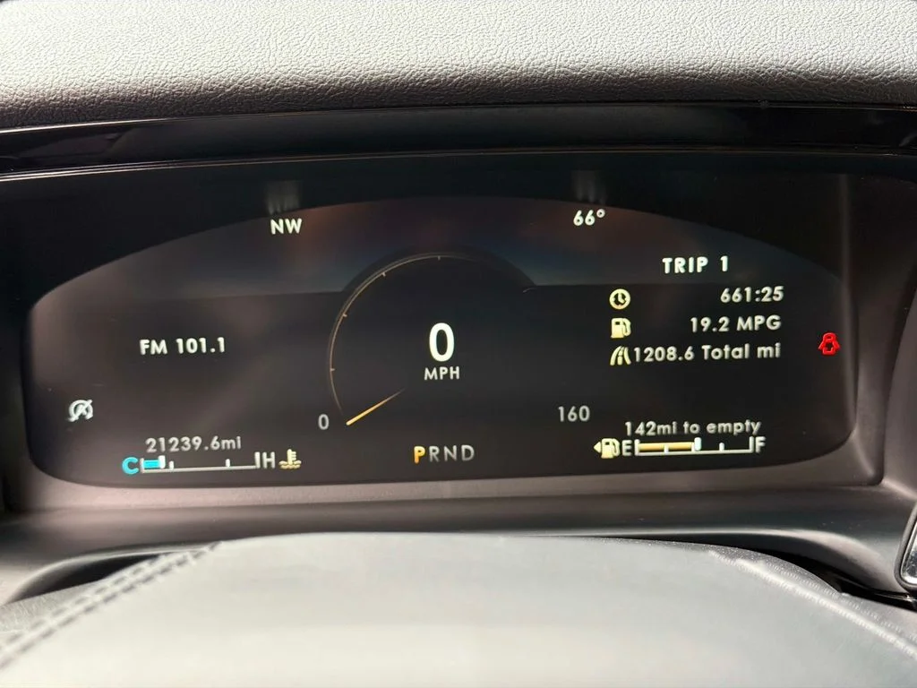 Used 2023 Metallic Lincoln Standard image 31