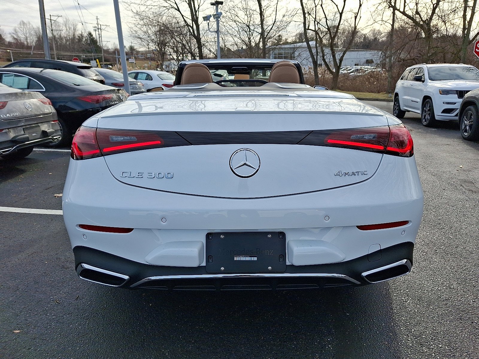 New 2026 MANUFAKTUR Moonlight White Metallic Mercedes-Benz CLE 300 image 26