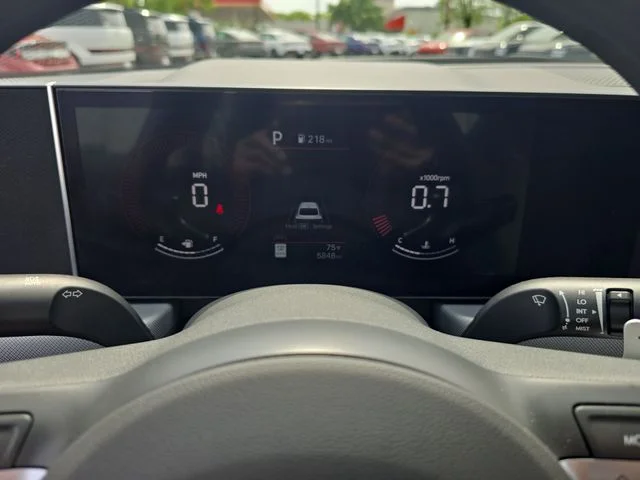 Used 2025 Gray Hyundai SEL image 15