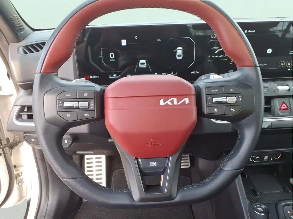 Used 2025 White Kia GT-Line Turbo image 23