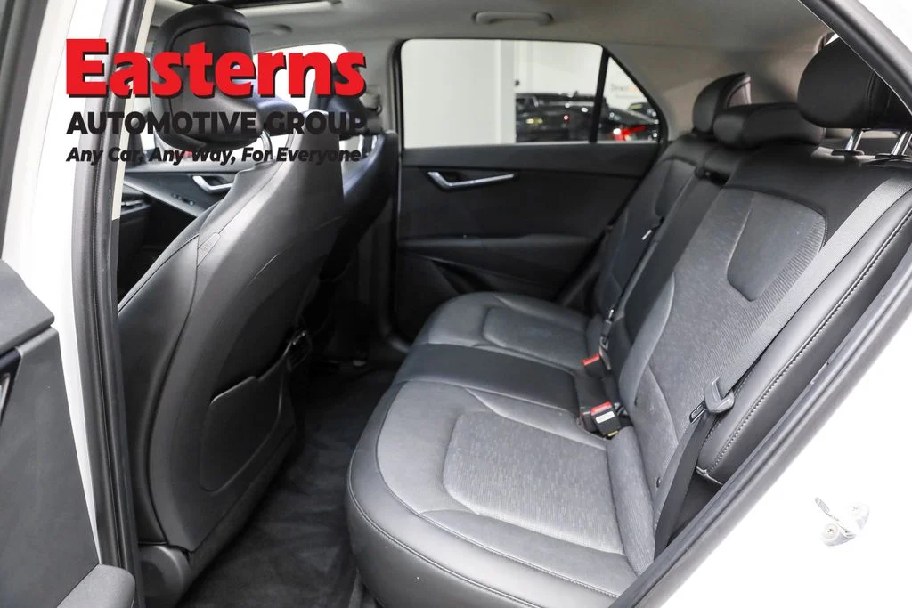 Used 2023 White Kia Wave image 23