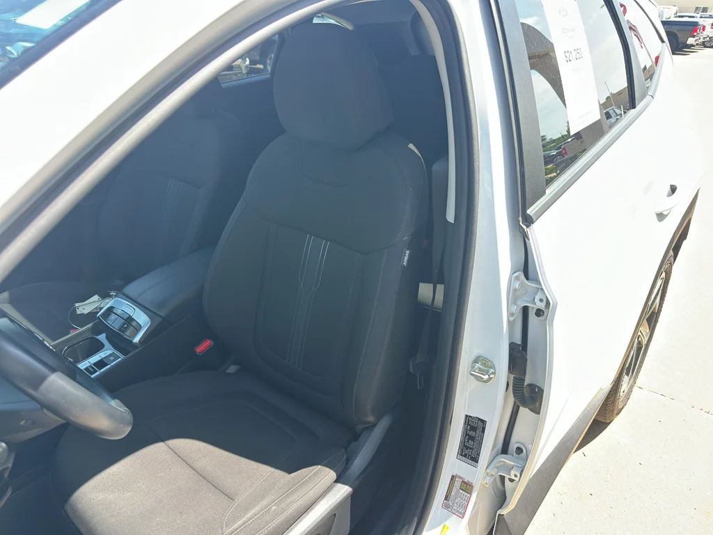 Used 2022 Quartz White Hyundai SEL image 26