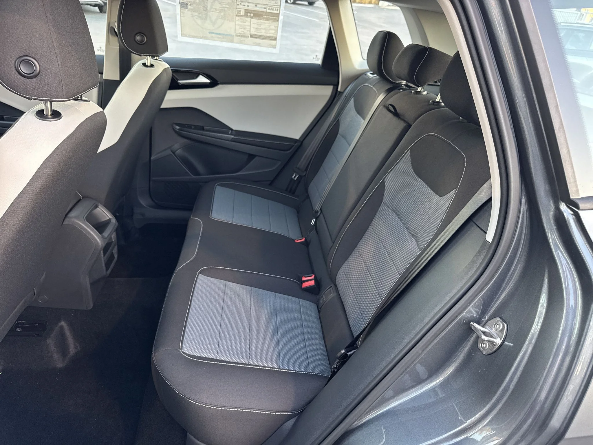 New 2027 Platinum Gray Metallic Volkswagen S image 31
