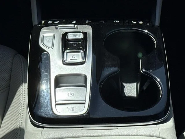 Used 2023 White Hyundai Limited image 22