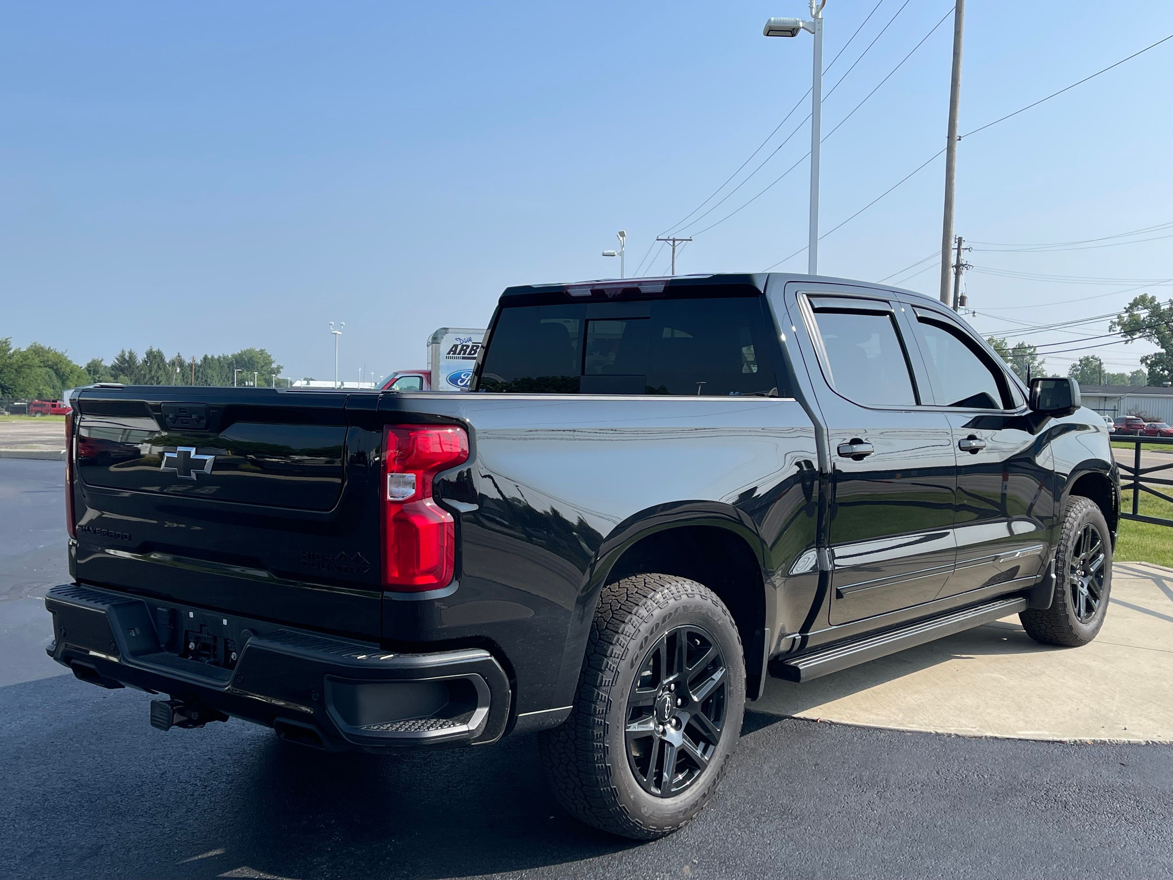 Used 2024 Black Chevrolet High Country image 7