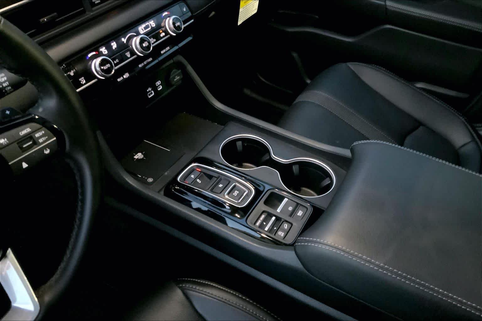 Used 2025 Crystal Black Pearl Honda Touring image 16