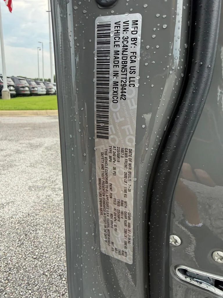 New 2026 Sting-Gray Clearcoat Jeep Latitude image 26