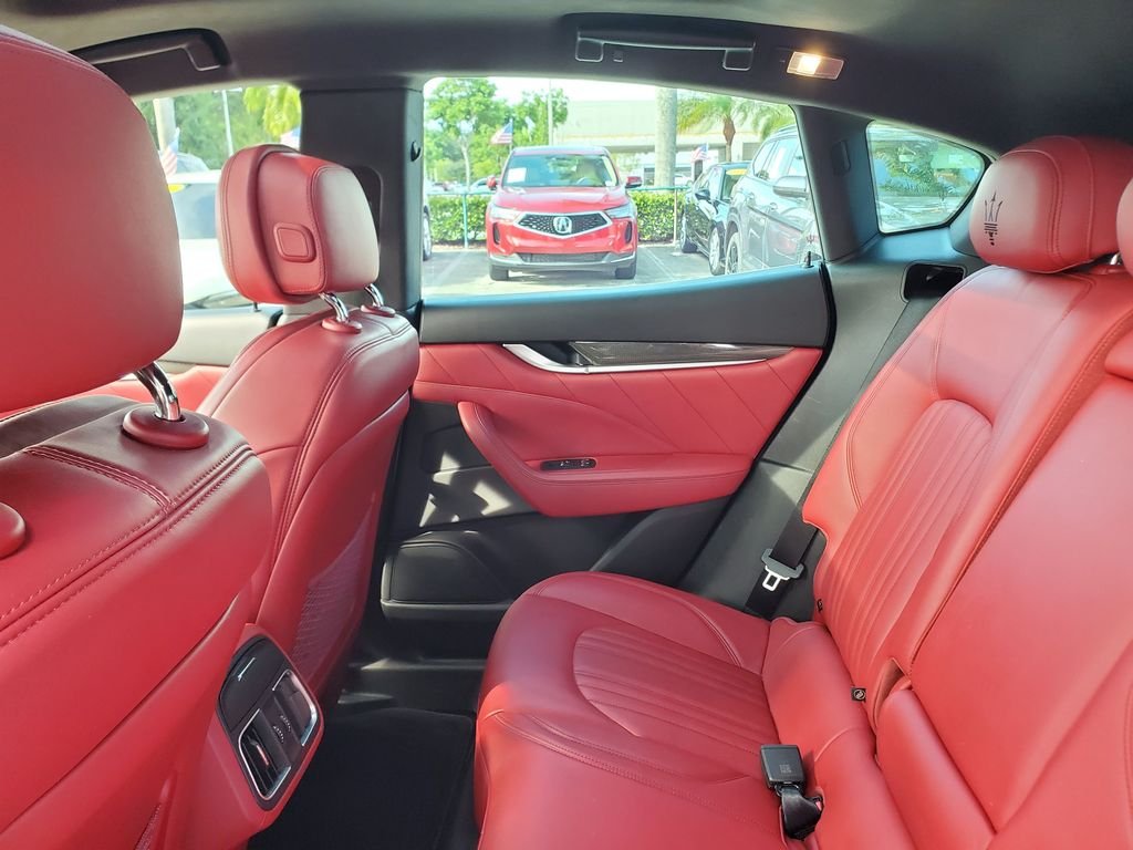 Used 2019 White Maserati Base image 12